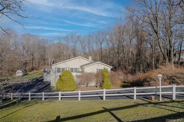 $589,000 | 13 Edna Drive, Hyde Park, NY 12538