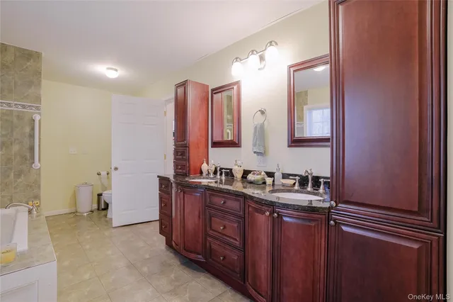 $589,000 | 13 Edna Drive, Hyde Park, NY 12538