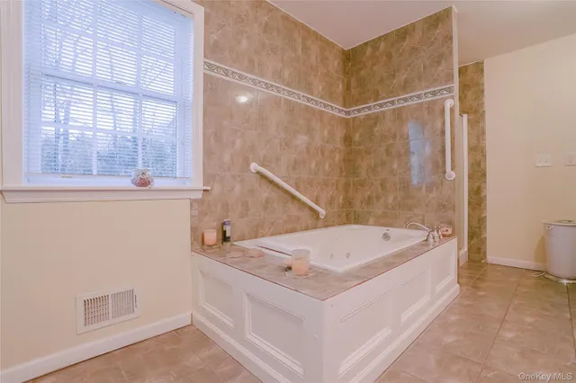 $589,000 | 13 Edna Drive, Hyde Park, NY 12538