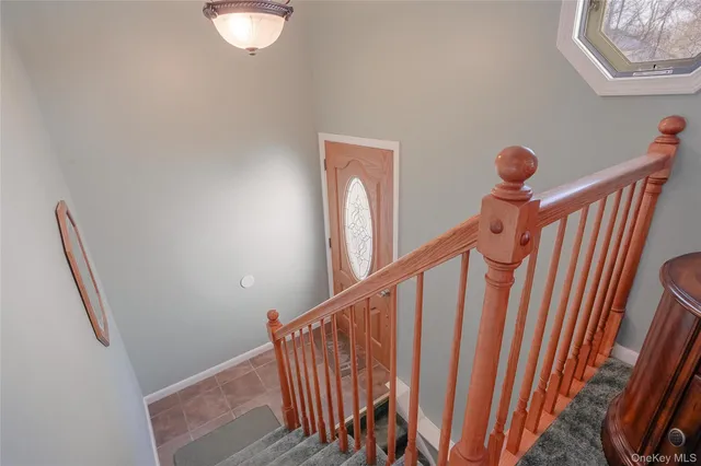 $589,000 | 13 Edna Drive, Hyde Park, NY 12538