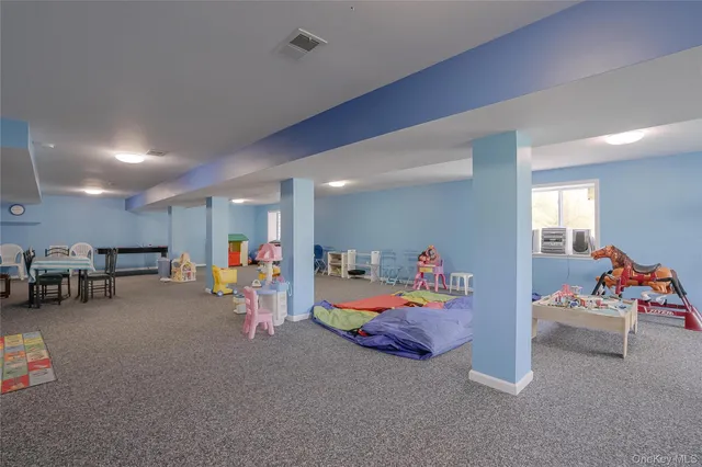 $589,000 | 13 Edna Drive, Hyde Park, NY 12538