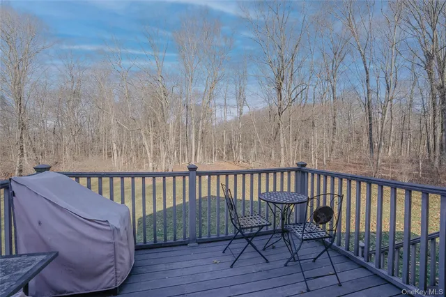 $589,000 | 13 Edna Drive, Hyde Park, NY 12538