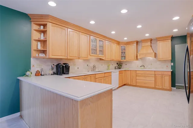 $589,000 | 13 Edna Drive, Hyde Park, NY 12538