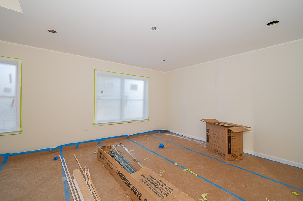 22-24 Apthorp Street Worcester, MA 01606 - Photo 3 of 41 Gallery Image 3