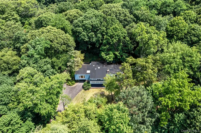 $2,950,000 | 25 Wood Road, Sands Point, NY 11050