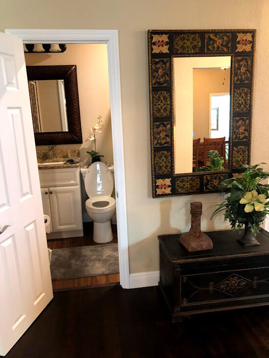 519 Pameto Road Nokomis, FL 34275 - Photo 6 of 22 NOKOMIS GUESS BATH AND MIRROW VIEW