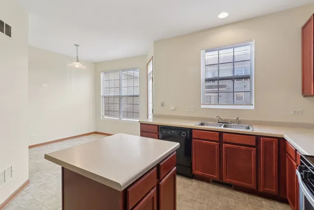 $224,000 | 1475 Sedgewood Court, Round Lake, IL 60073