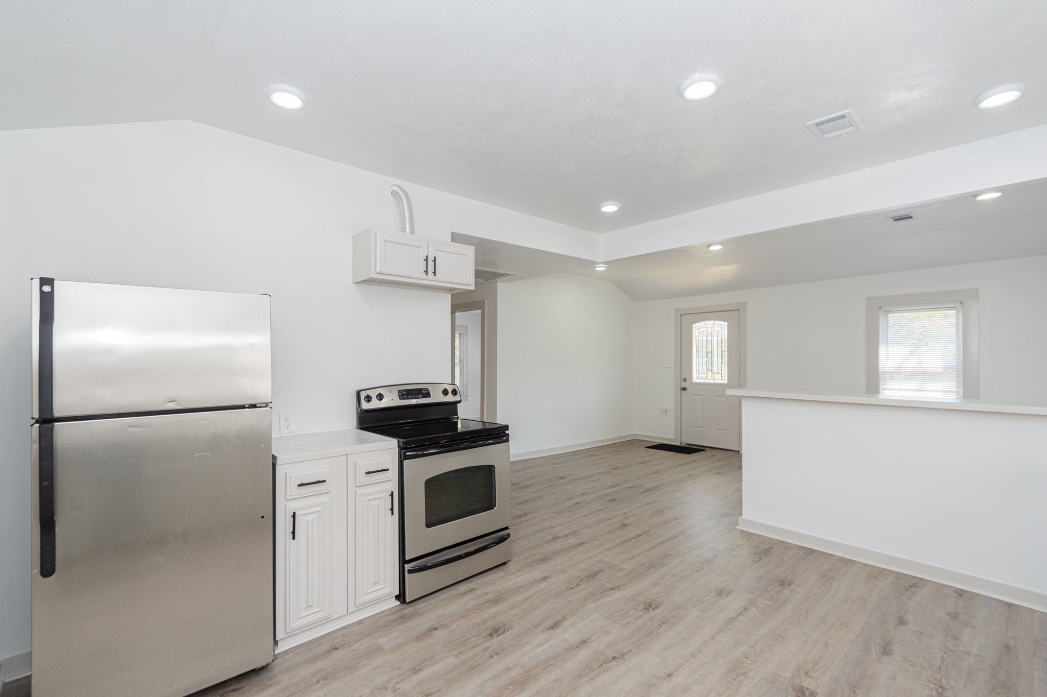 108 Lostracco Street Angleton, TX 77515 - Photo 11 of 26