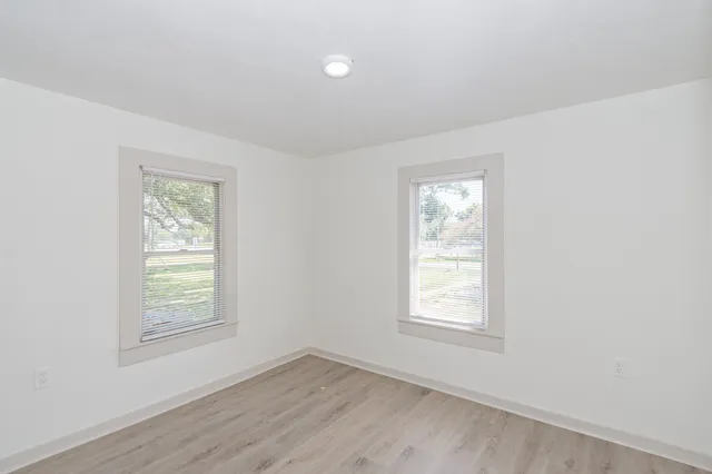 $1,400 | 108 Lostracco Street, Angleton, TX 77515