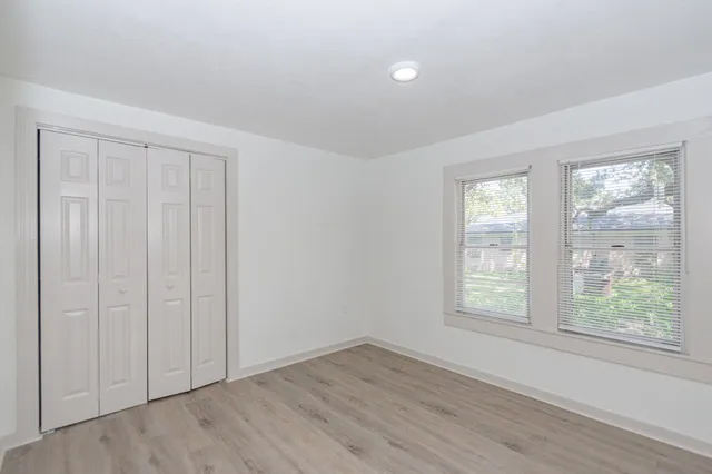 $1,400 | 108 Lostracco Street, Angleton, TX 77515