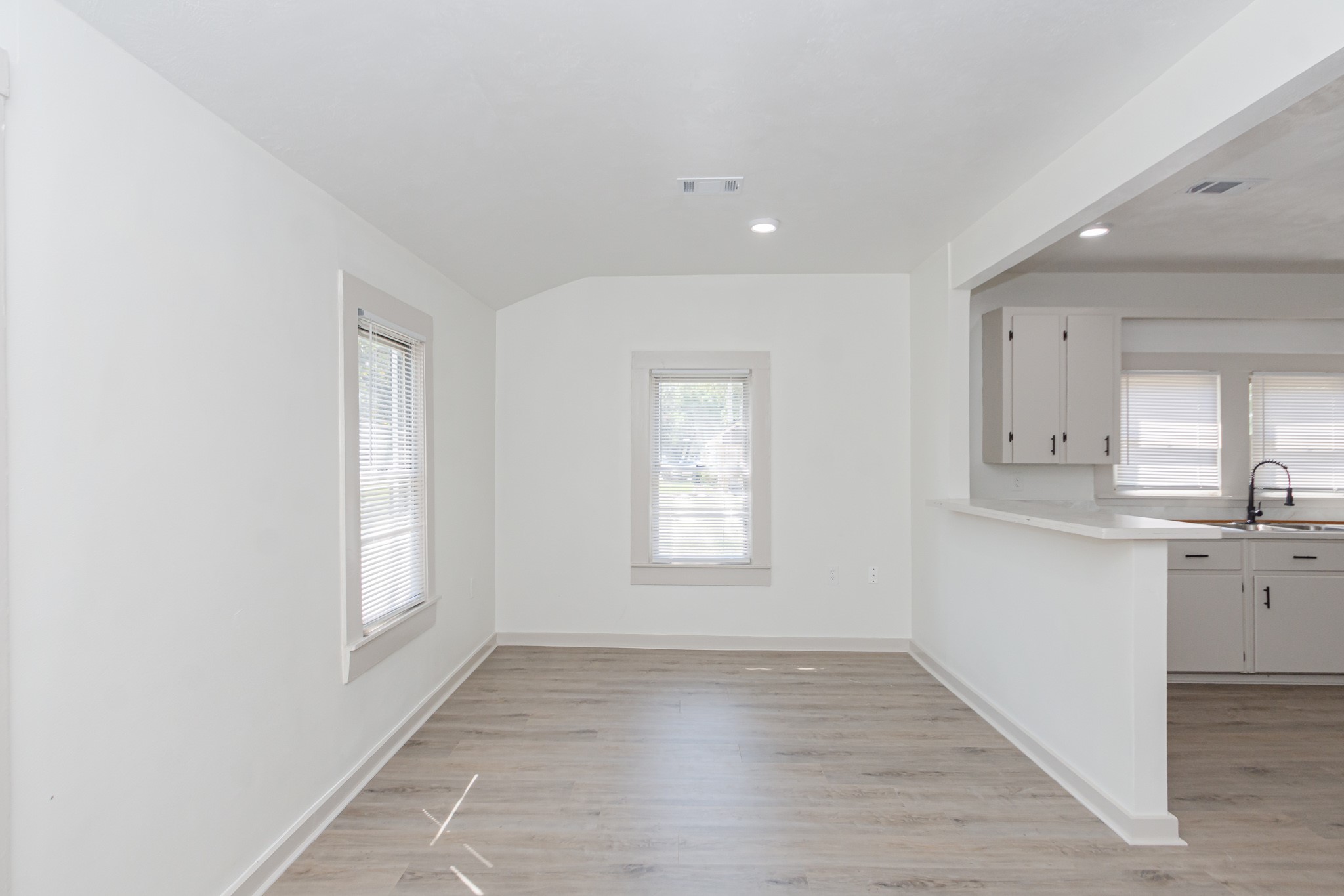 108 Lostracco Street Angleton, TX 77515 - Photo 6 of 26