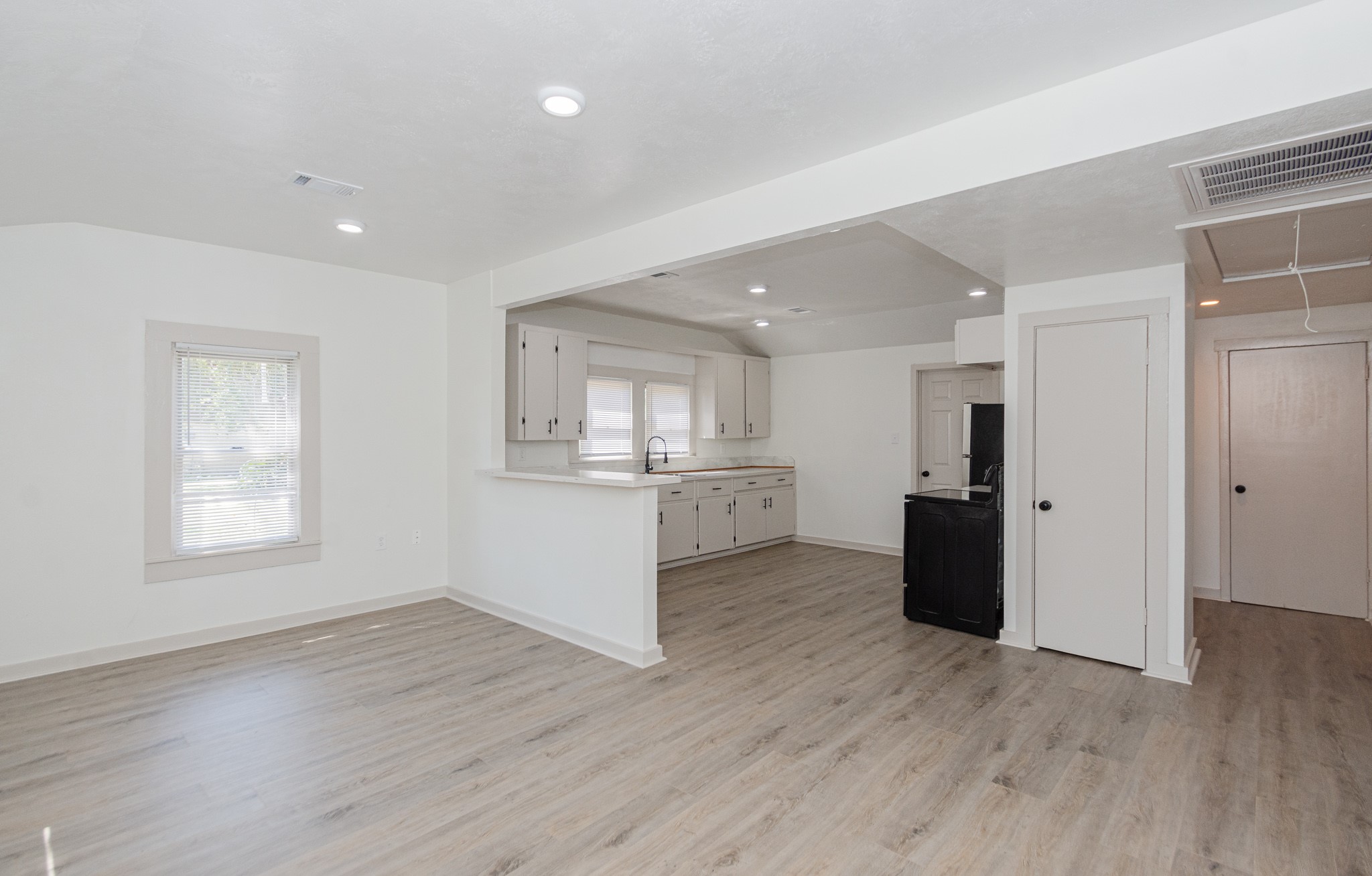 108 Lostracco Street Angleton, TX 77515 - Photo 7 of 26