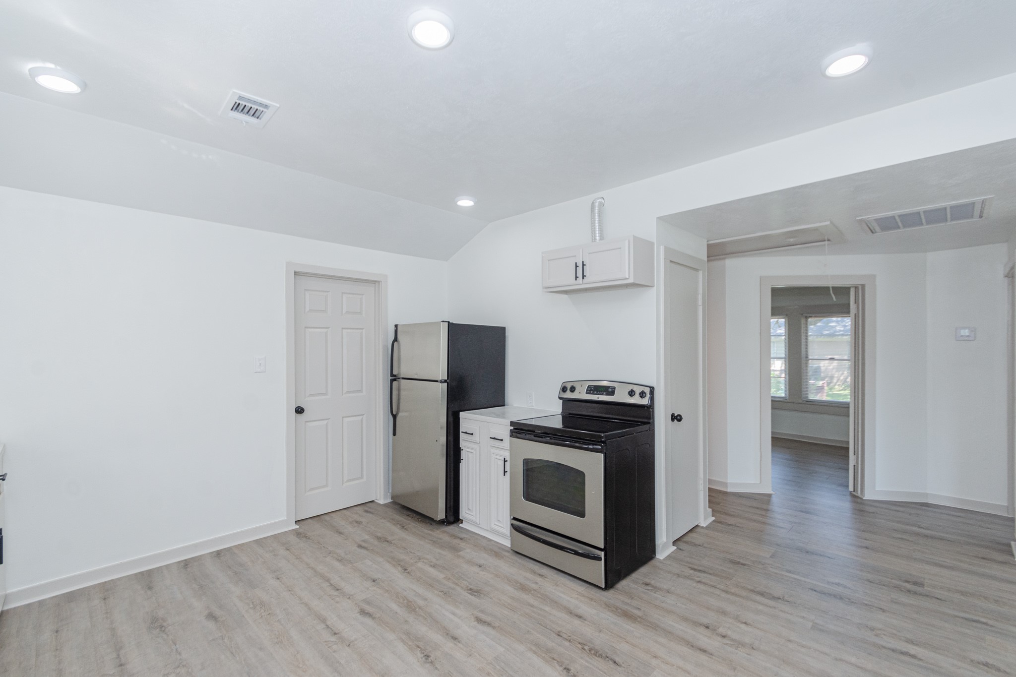 108 Lostracco Street Angleton, TX 77515 - Photo 9 of 26