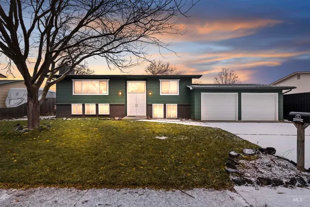 $450,000 | 8211 Brynwood Drive, Boise, ID 83704