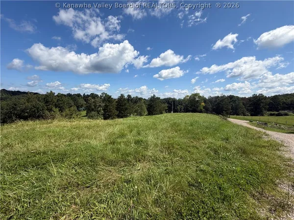 $65,000 | 17407 Derricks Creek Road, Charleston, WV 25320