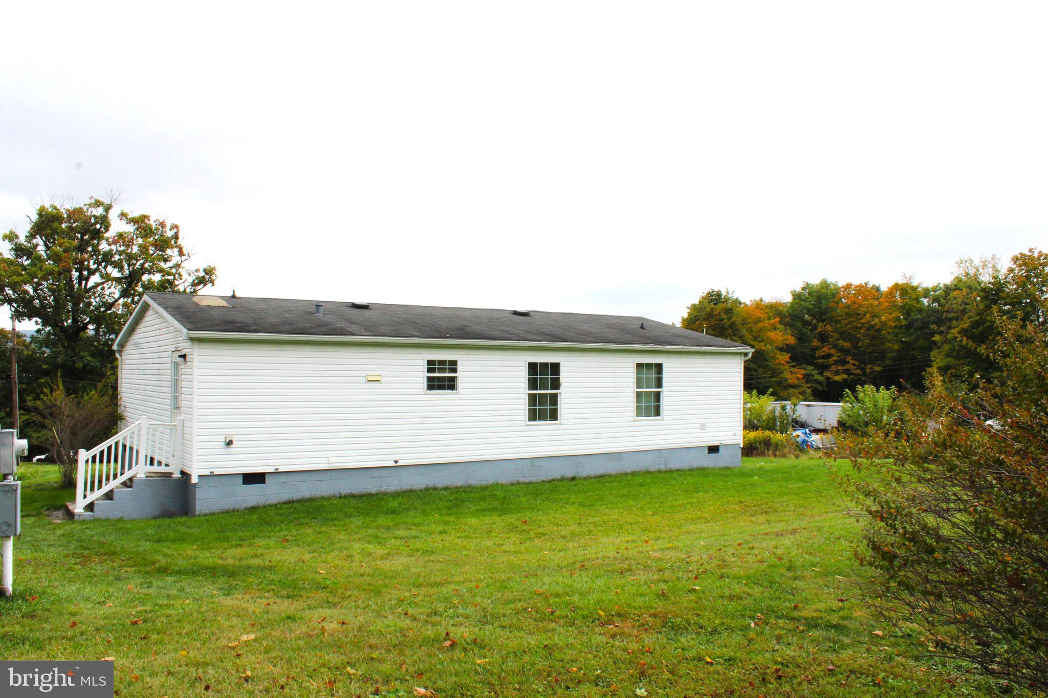 12125 Old Legislative Road Southwest Midlothian, MD 21532 - Photo 8 of 50 Rear Left Side View