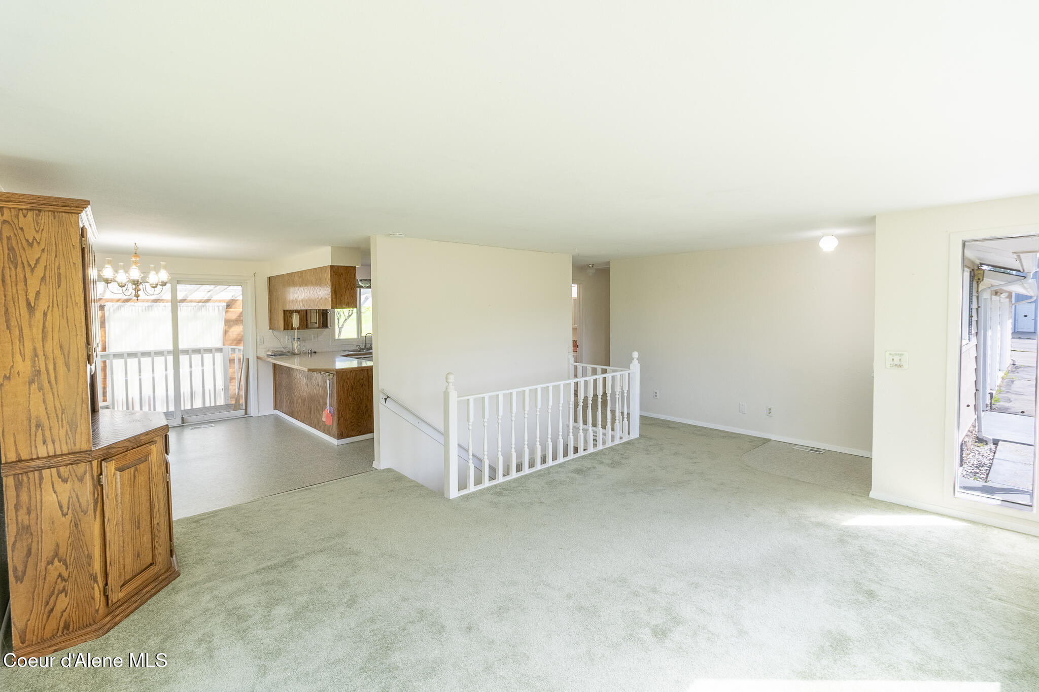 640 Renlow Road Plummer, ID 83851 - Photo 10 of 48 living room