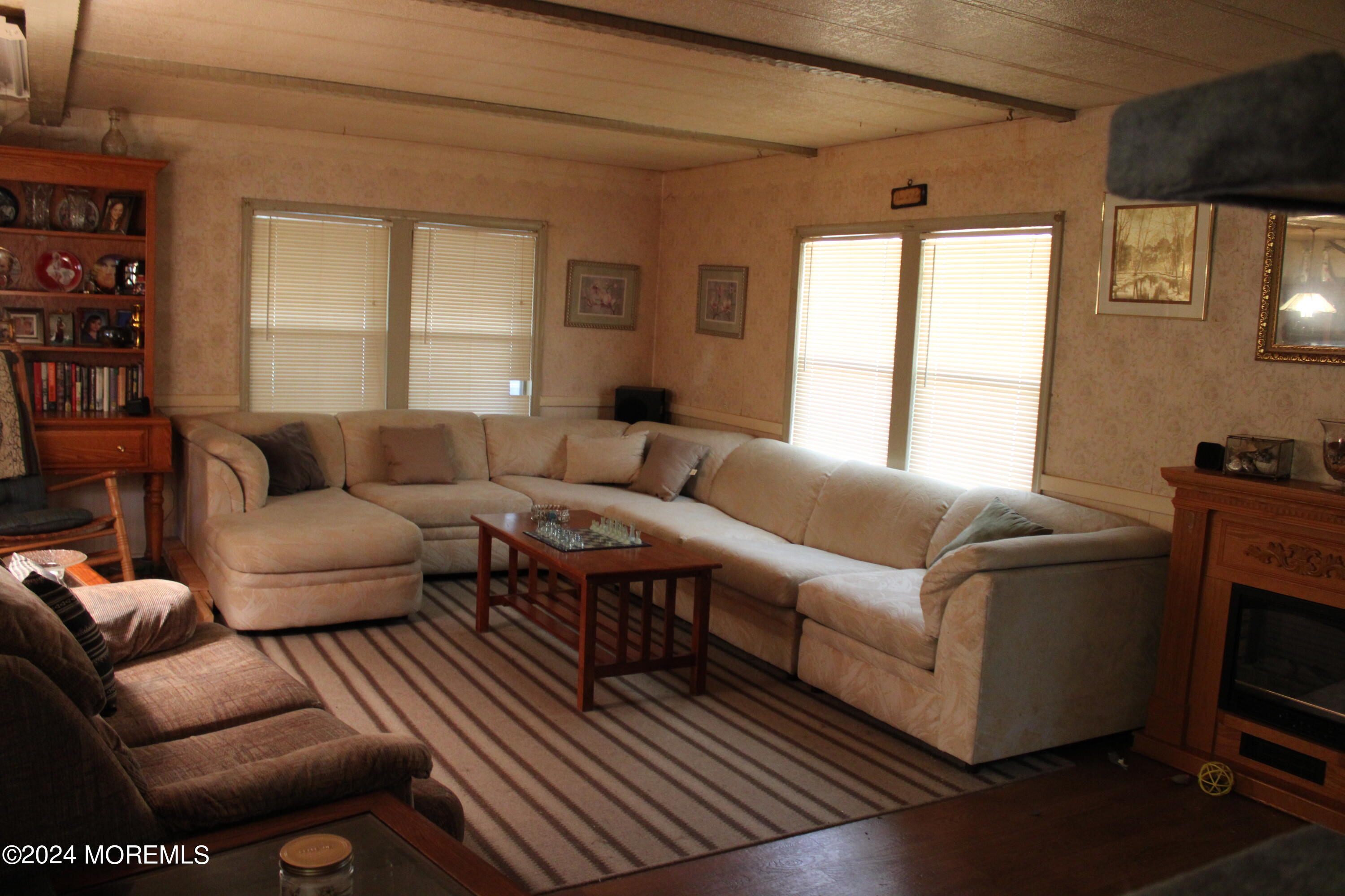 209 Mockingbird Way Whiting, NJ 08759 - Photo 2 of 16 IMG_1913