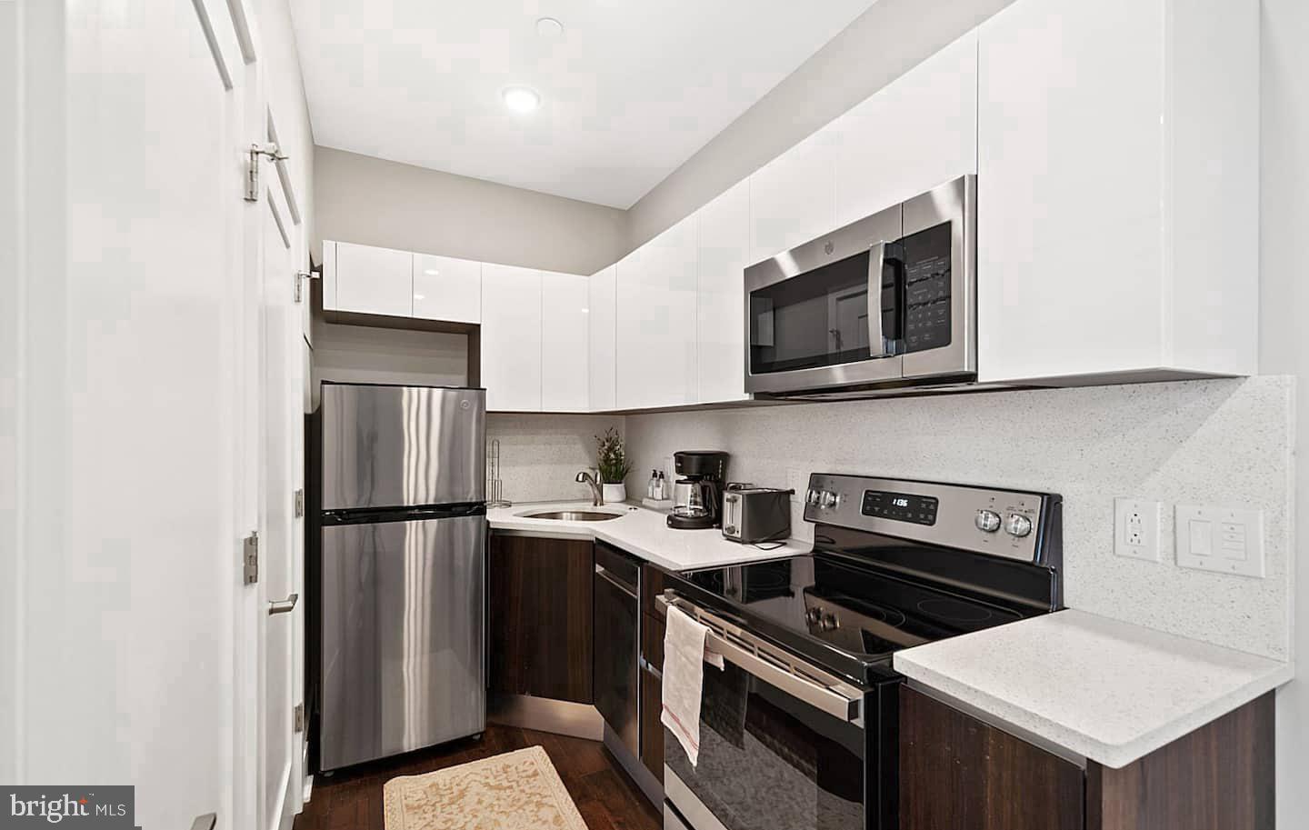 2010 Walnut Street, Unit 501 Philadelphia, PA 19103 - Photo 7 of 17