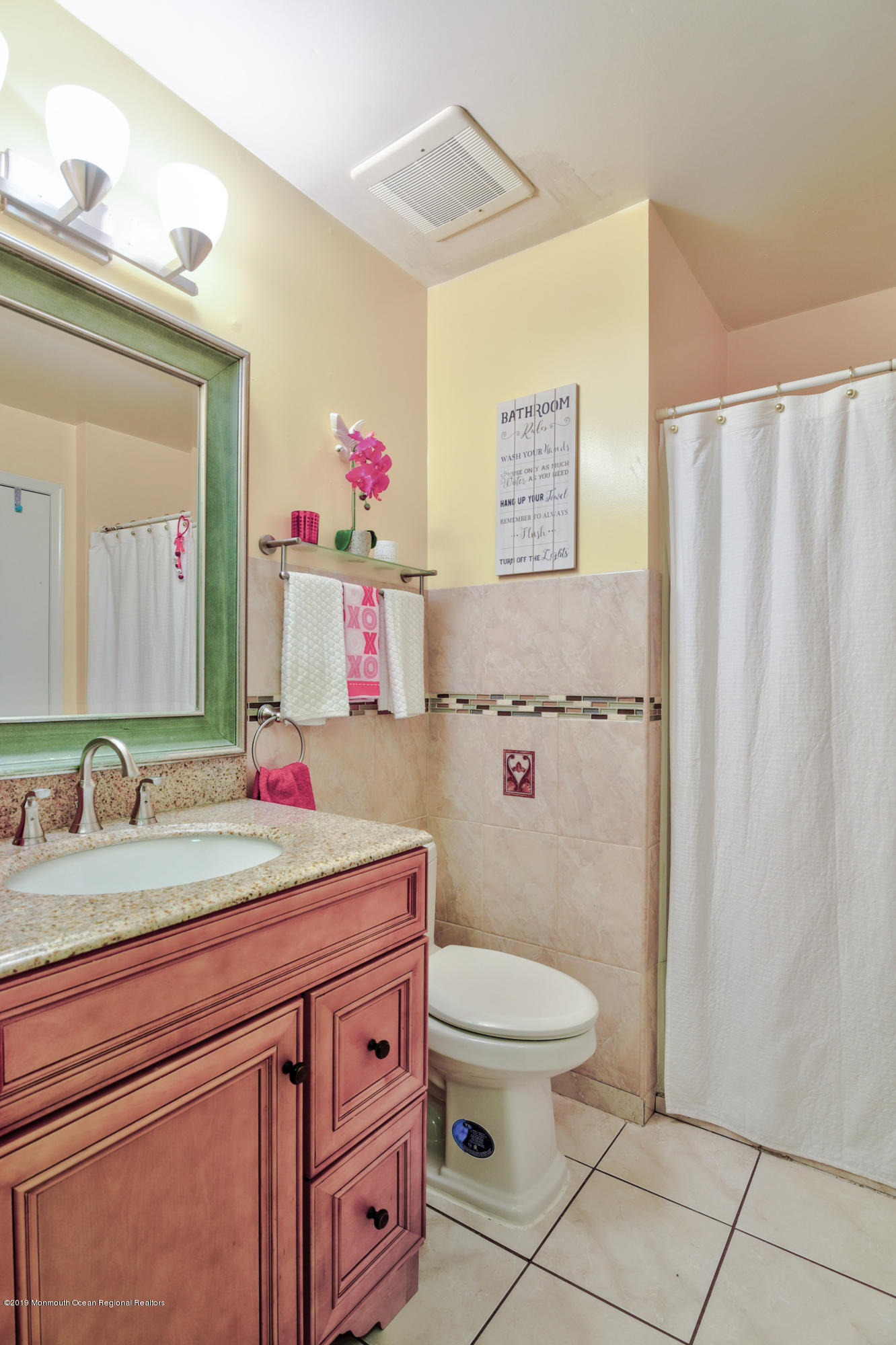 918 Edpas Road, Unit 918 New Brunswick, NJ 08901 - Photo 13 of 19 013_Bathroom