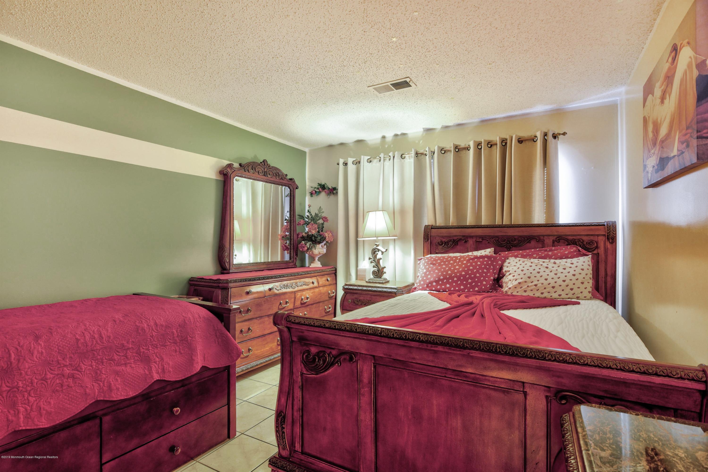 918 Edpas Road, Unit 918 New Brunswick, NJ 08901 - Photo 14 of 19 014_Master Bedroom