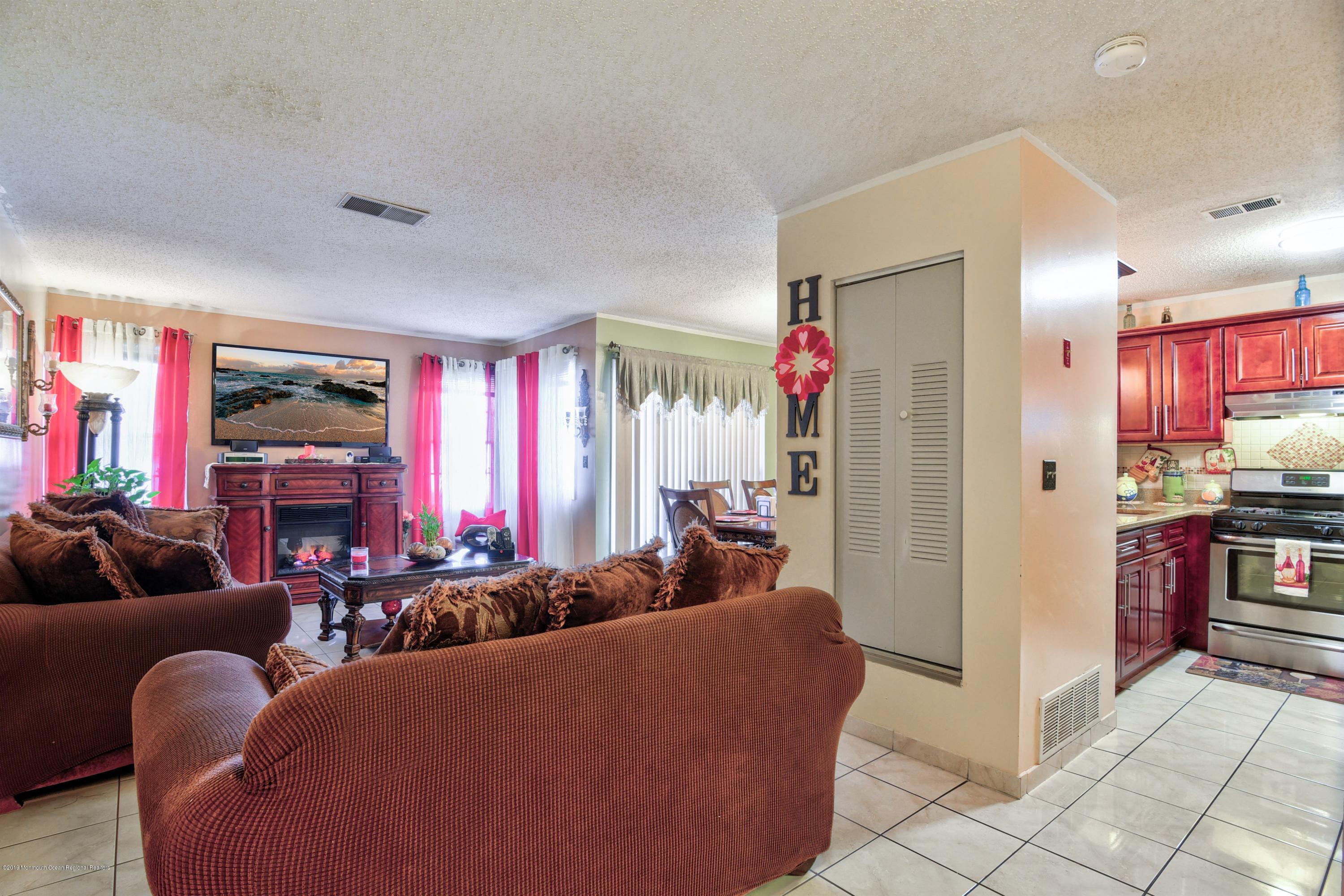 918 Edpas Road, Unit 918 New Brunswick, NJ 08901 - Photo 5 of 19 005_Living Room