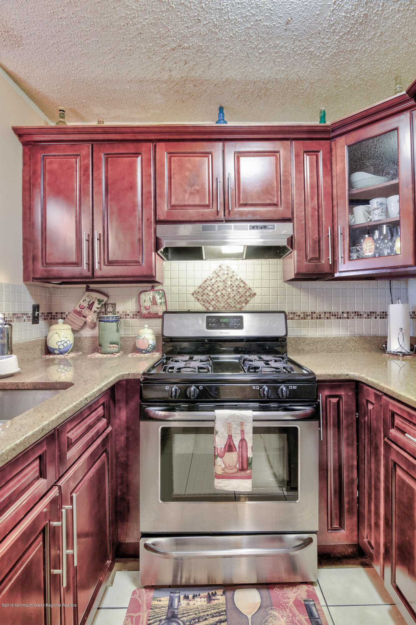 918 Edpas Road, Unit 918 New Brunswick, NJ 08901 - Photo 9 of 19 009_Kitchen