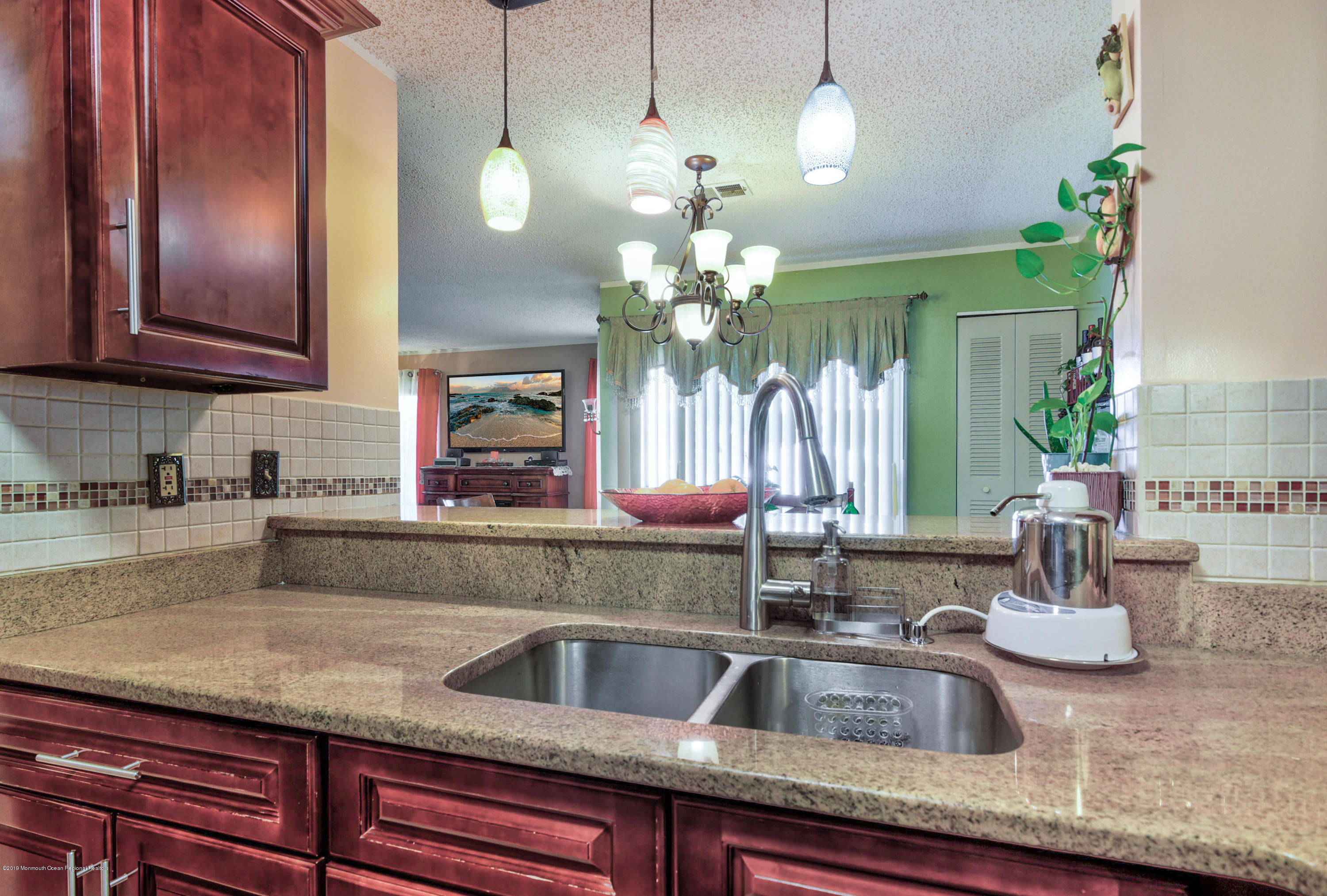 918 Edpas Road, Unit 918 New Brunswick, NJ 08901 - Photo 10 of 19 010_Kitchen