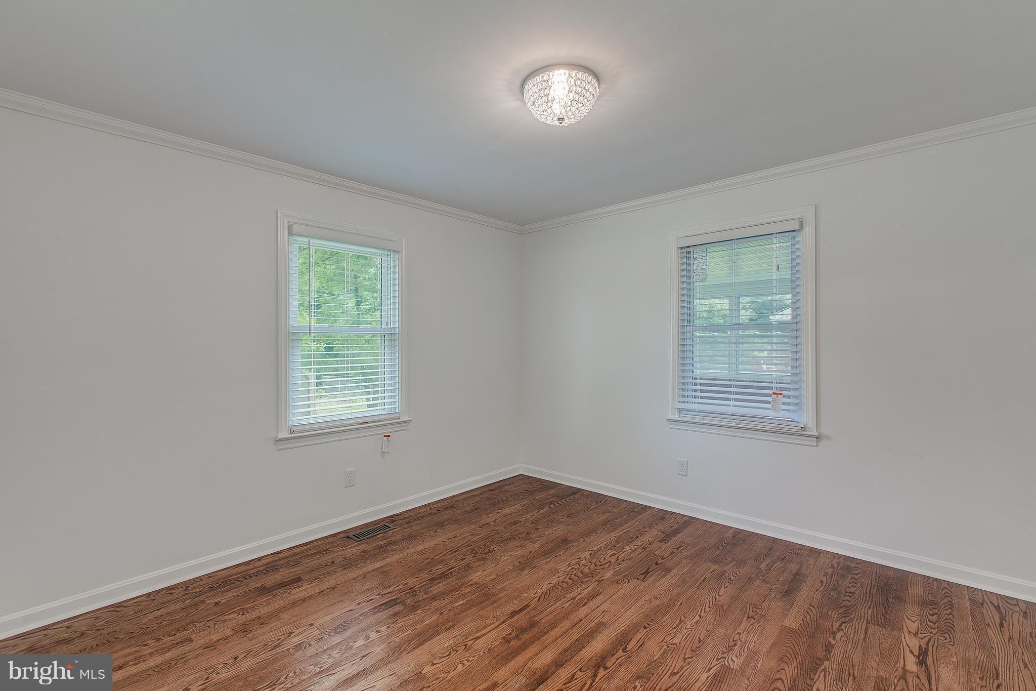 15 Harvard Road Hagerstown, MD 21742 - Photo 17 of 30 2nd Large Bedroom