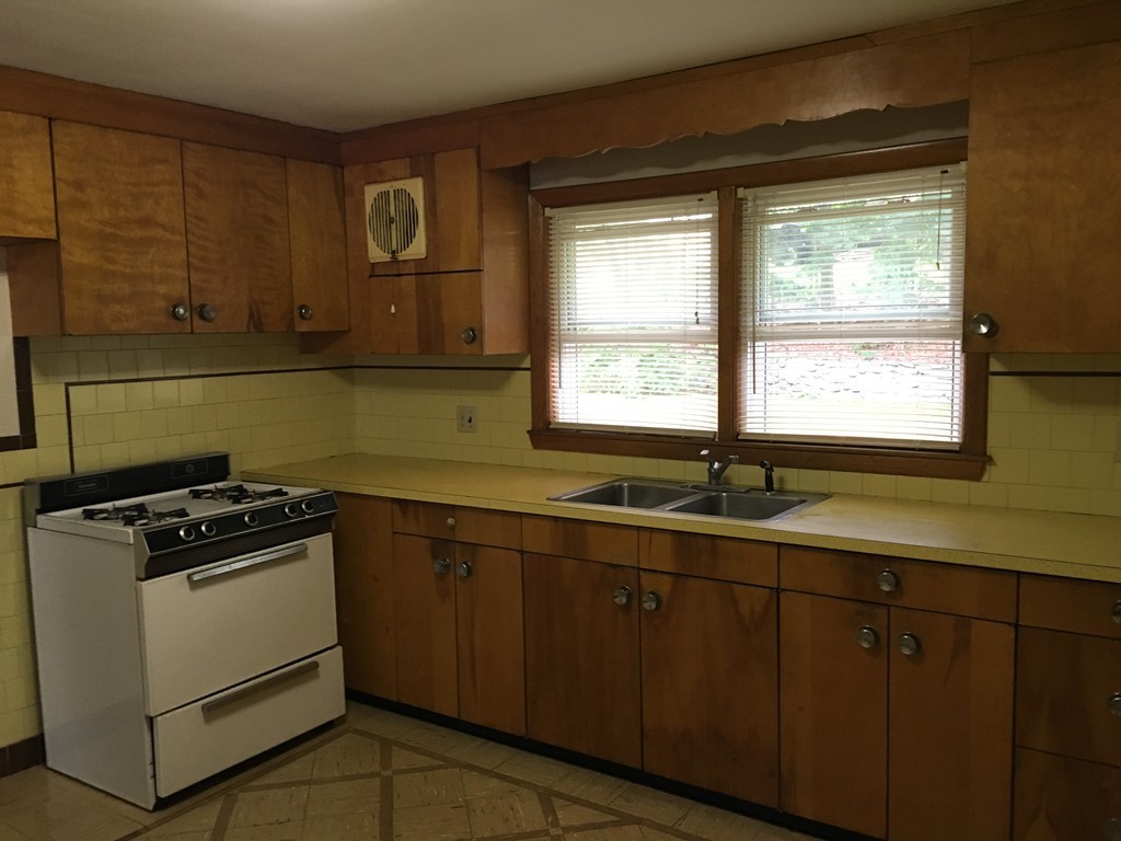 9 Reardon Road Hudson, MA 01749 - Photo 6 of 15 Gallery Image 6