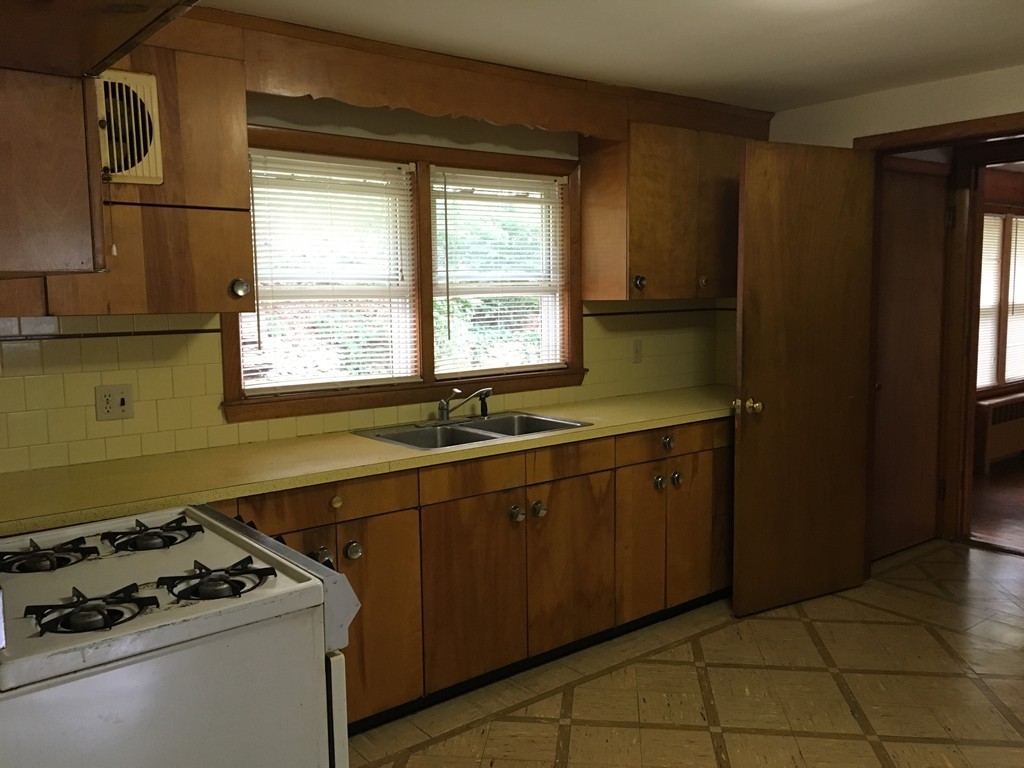 9 Reardon Road Hudson, MA 01749 - Photo 7 of 15 Gallery Image 7