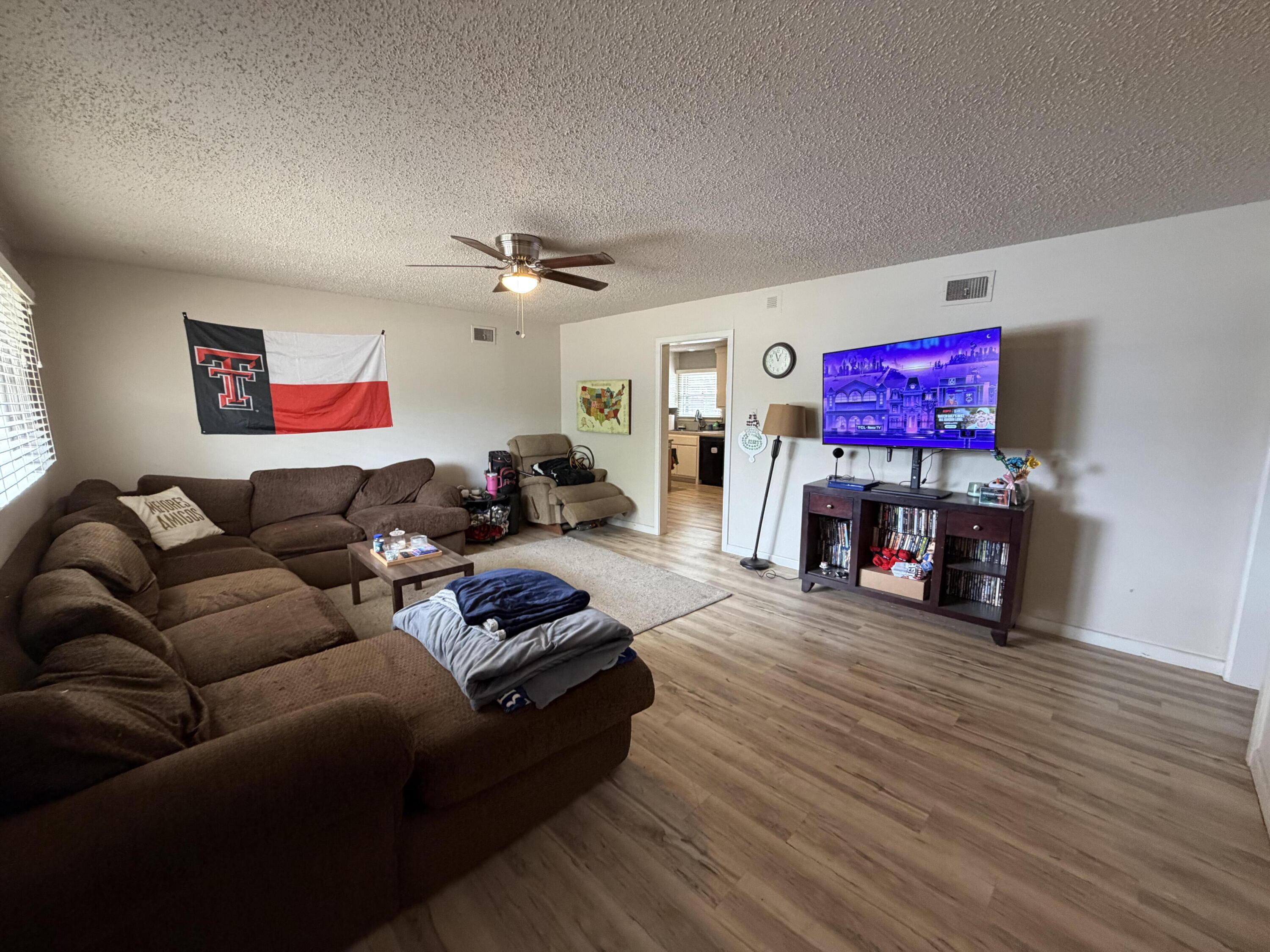 4212 40th Street Lubbock, TX 79413 - Photo 4 of 12 IMG_6212