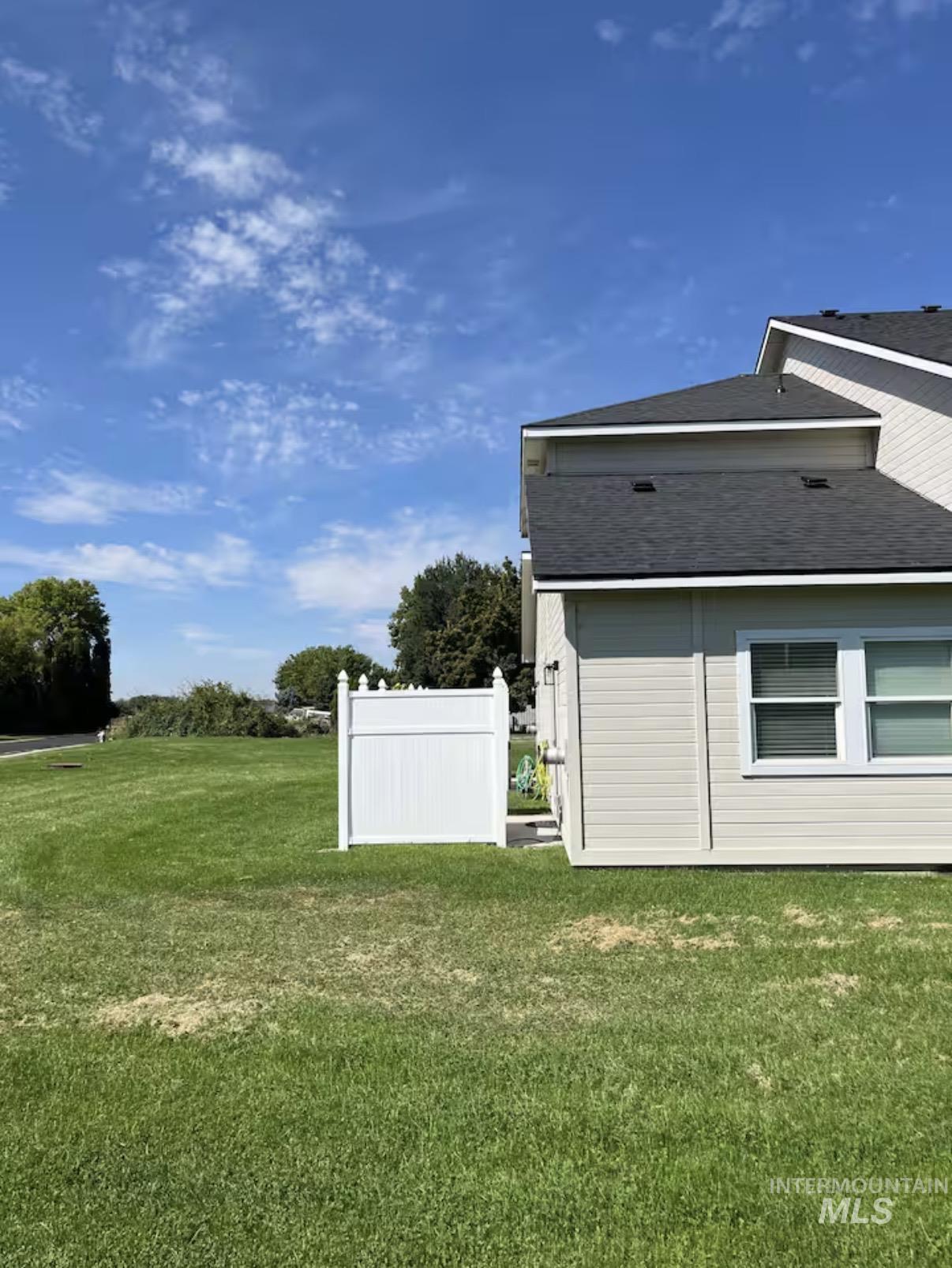 4802-4804 Maid Jessica Street Caldwell, ID 83607 - Photo 8 of 31 View of yard