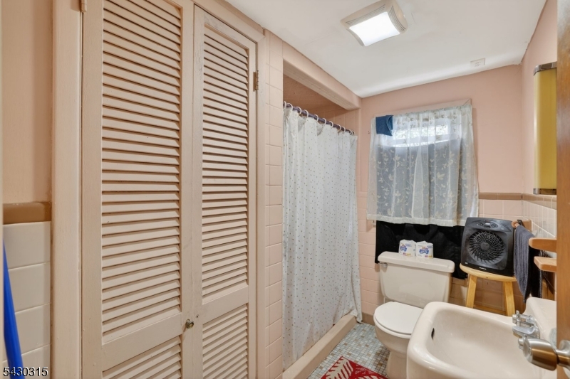 129 Pake Street Nutley, NJ 07110 - Photo 13 of 15