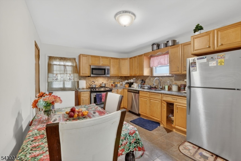 129 Pake Street Nutley, NJ 07110 - Photo 6 of 15