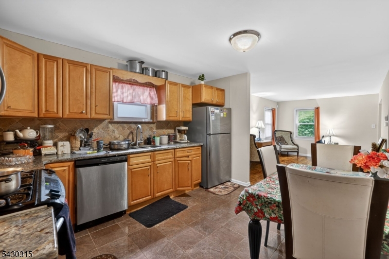 129 Pake Street Nutley, NJ 07110 - Photo 7 of 15