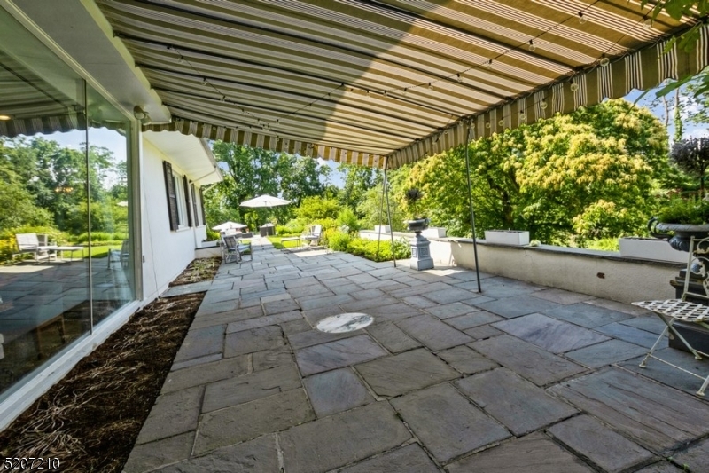 52 Kitchell Road Morristown, NJ 07960 - Photo 8 of 37