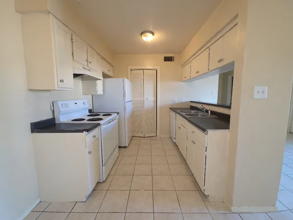 $975 | 5808 Wellington Drive, Unit 3, Austin, TX 78723