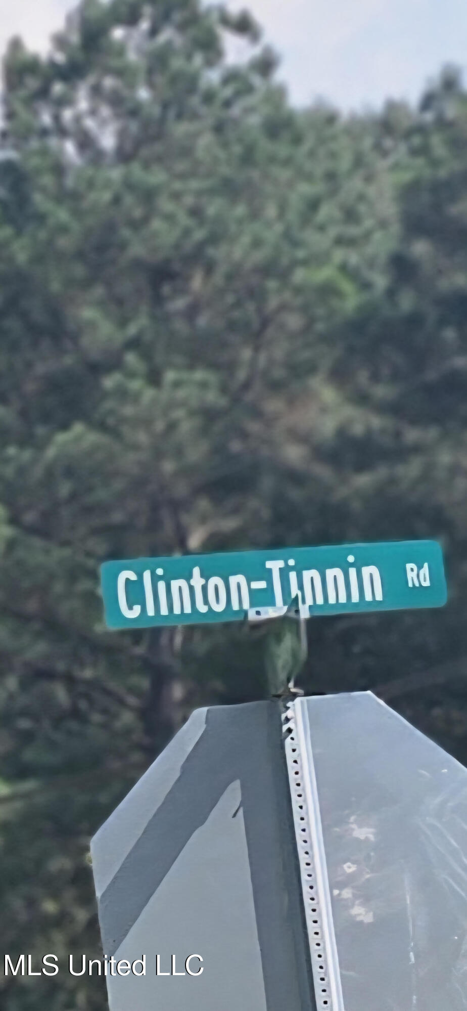 Clinton-tinnin Road Clinton Ms 39056 Clinton, MS 39056 - Photo 3 of 3 Clinton Tinnin Sign