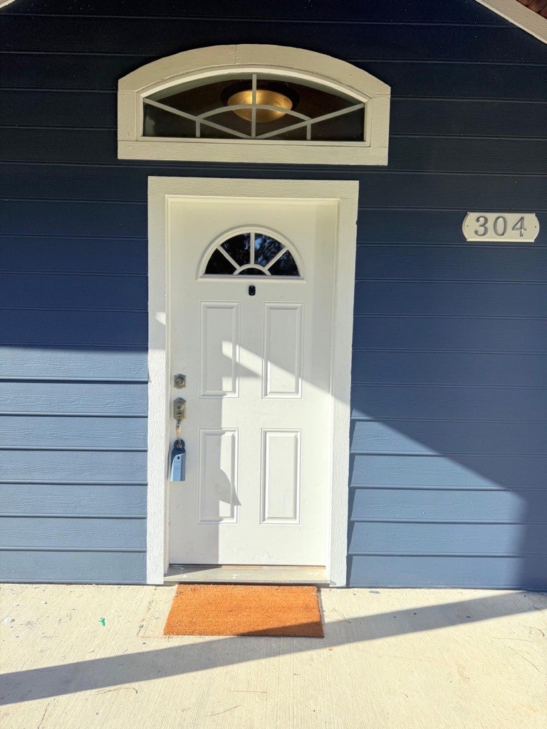 304 Jill Street Conroe, TX 77303 - Photo 11 of 35 a view of entryway
