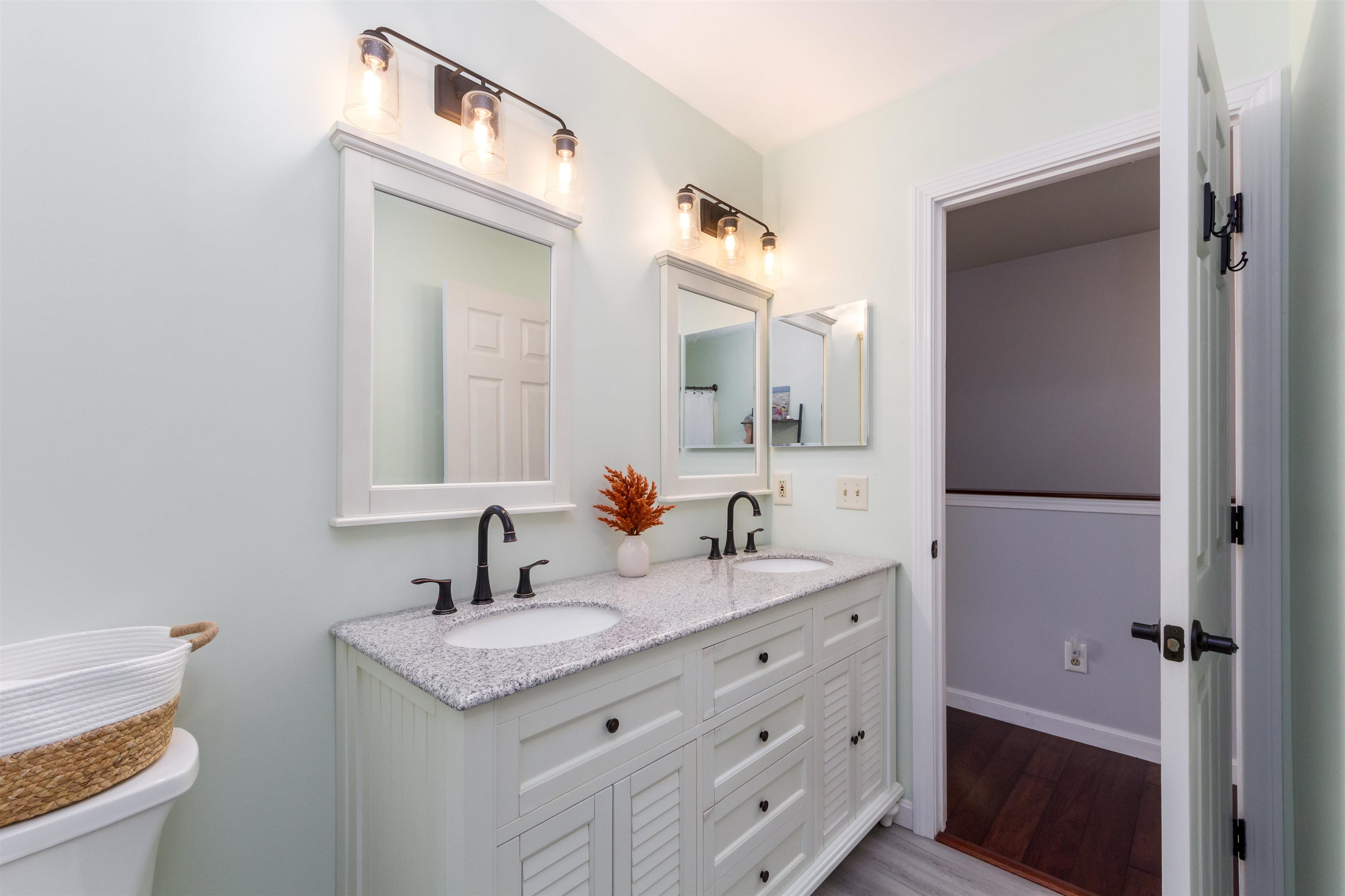 87 Seth Circle Williston, VT 05495 - Photo 11 of 25 Gallery Image 11