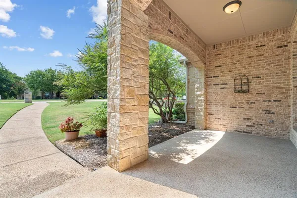 a view of a backyard with garden