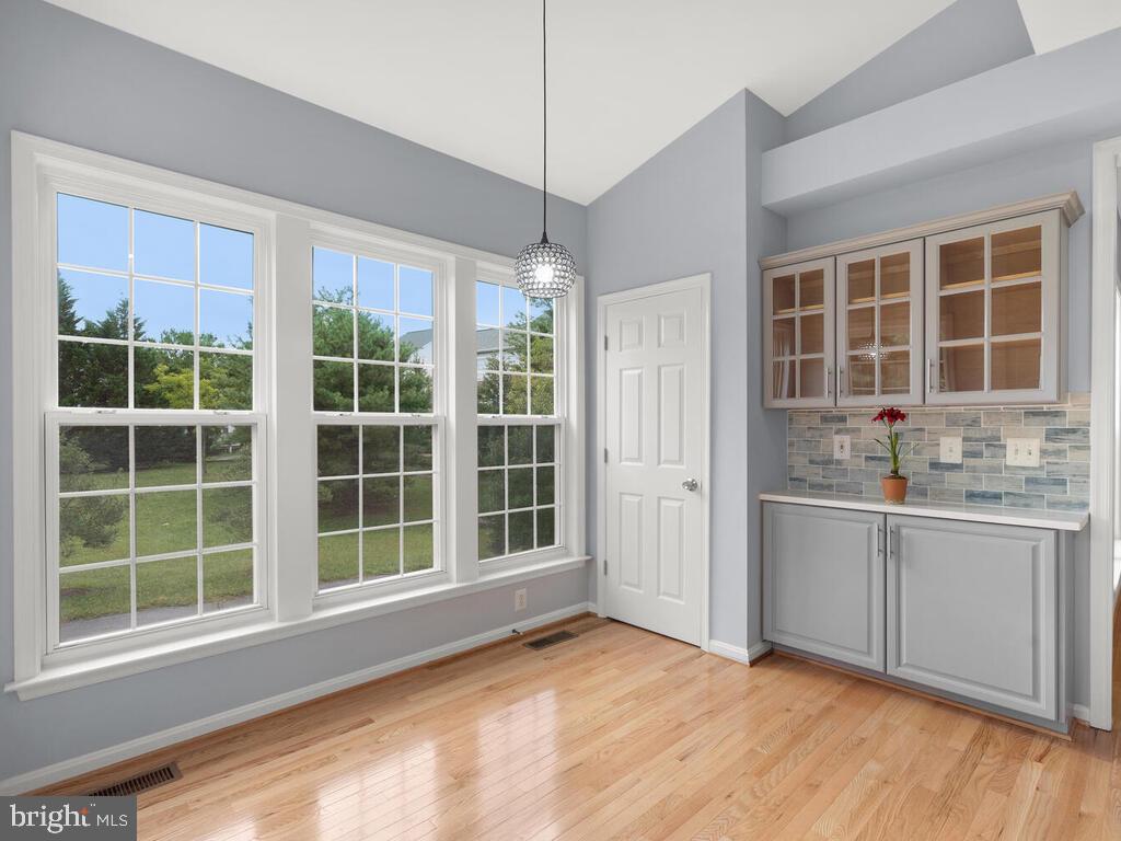 2487 Leyland Ridge Road Herndon, VA 20171 - Photo 9 of 92 Gallery Image 9