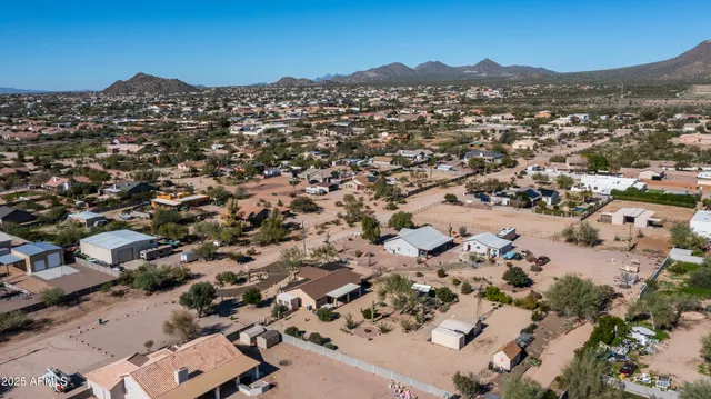 a black and white photo of a picture