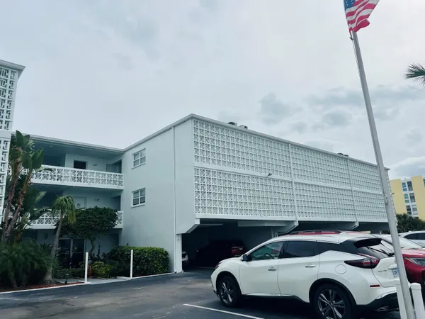 $900 | 4800 Ocean Beach Boulevard, Unit 219, Cocoa Beach, FL 32931