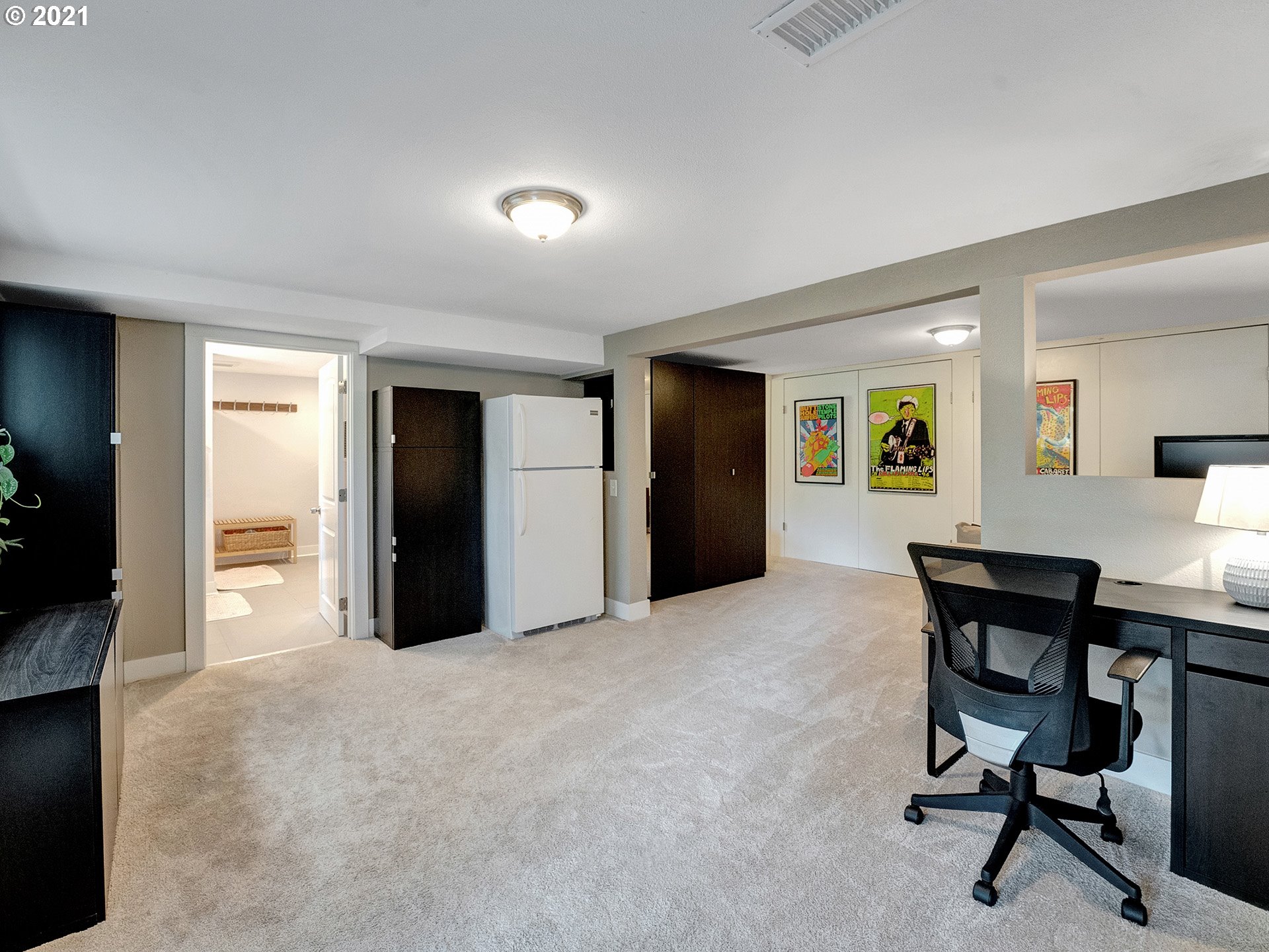 3010 Southwest Flower Terrace Portland, OR 97239 - Photo 14 of 27 Gallery Image 14