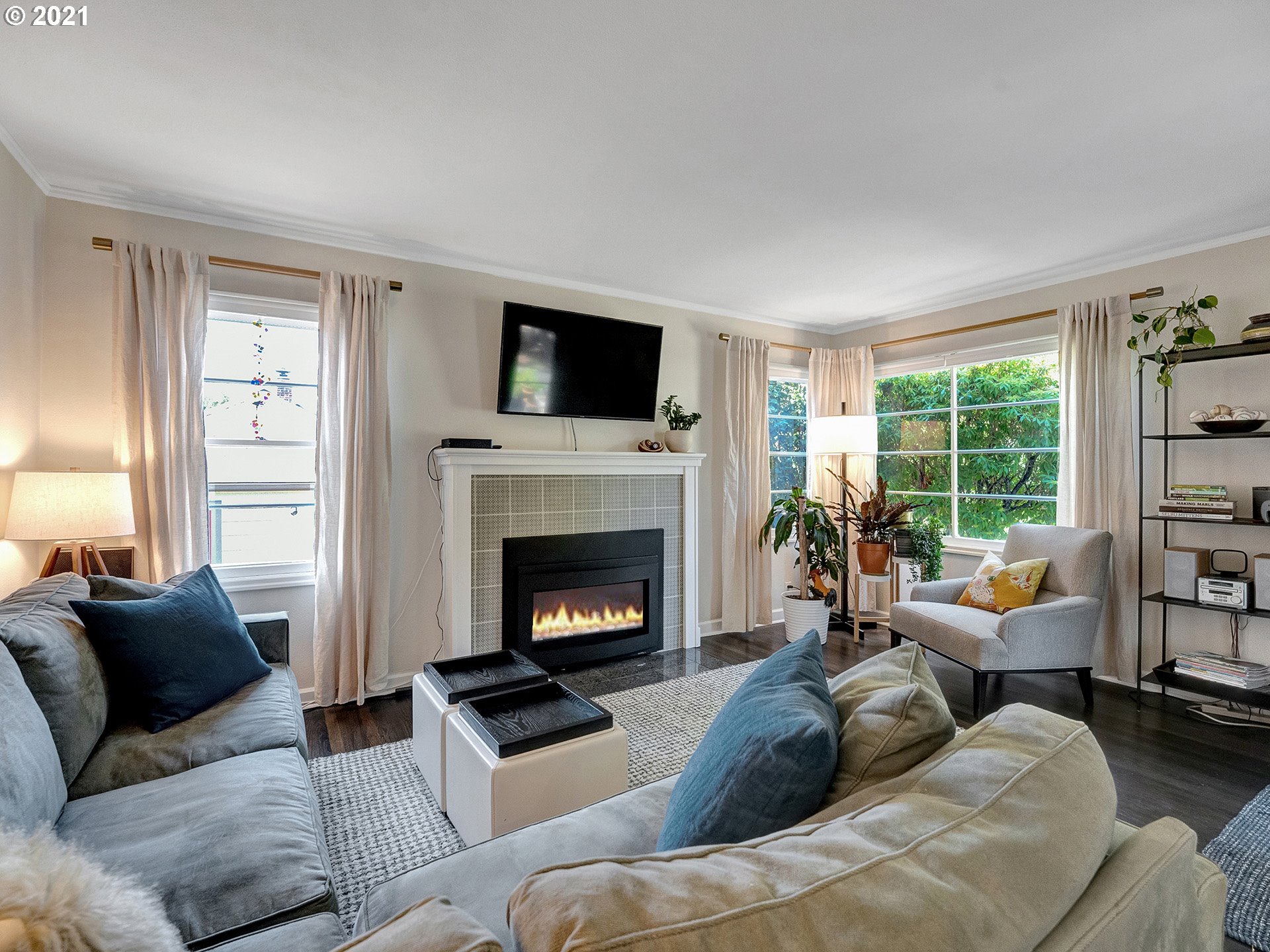 3010 Southwest Flower Terrace Portland, OR 97239 - Photo 3 of 27 Gallery Image 3