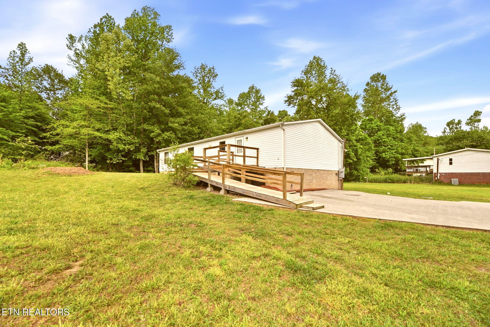 133 Cutters Lane Clinton, TN 37716 - Photo 24 of 24 24-web-or-mls-DSC_6714