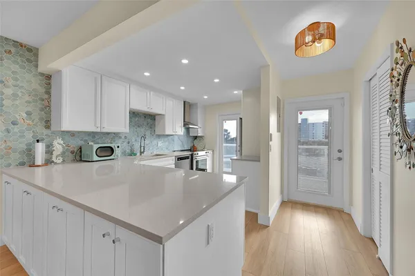 $3,000 | 2731 Northeast 14th Street, Unit 421, Pompano Beach, FL 33062