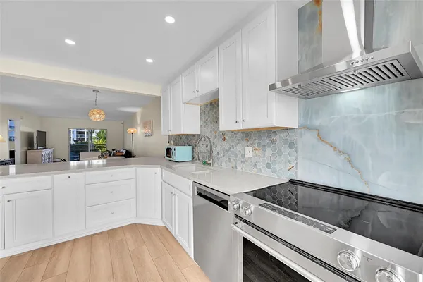 $3,000 | 2731 Northeast 14th Street, Unit 421, Pompano Beach, FL 33062